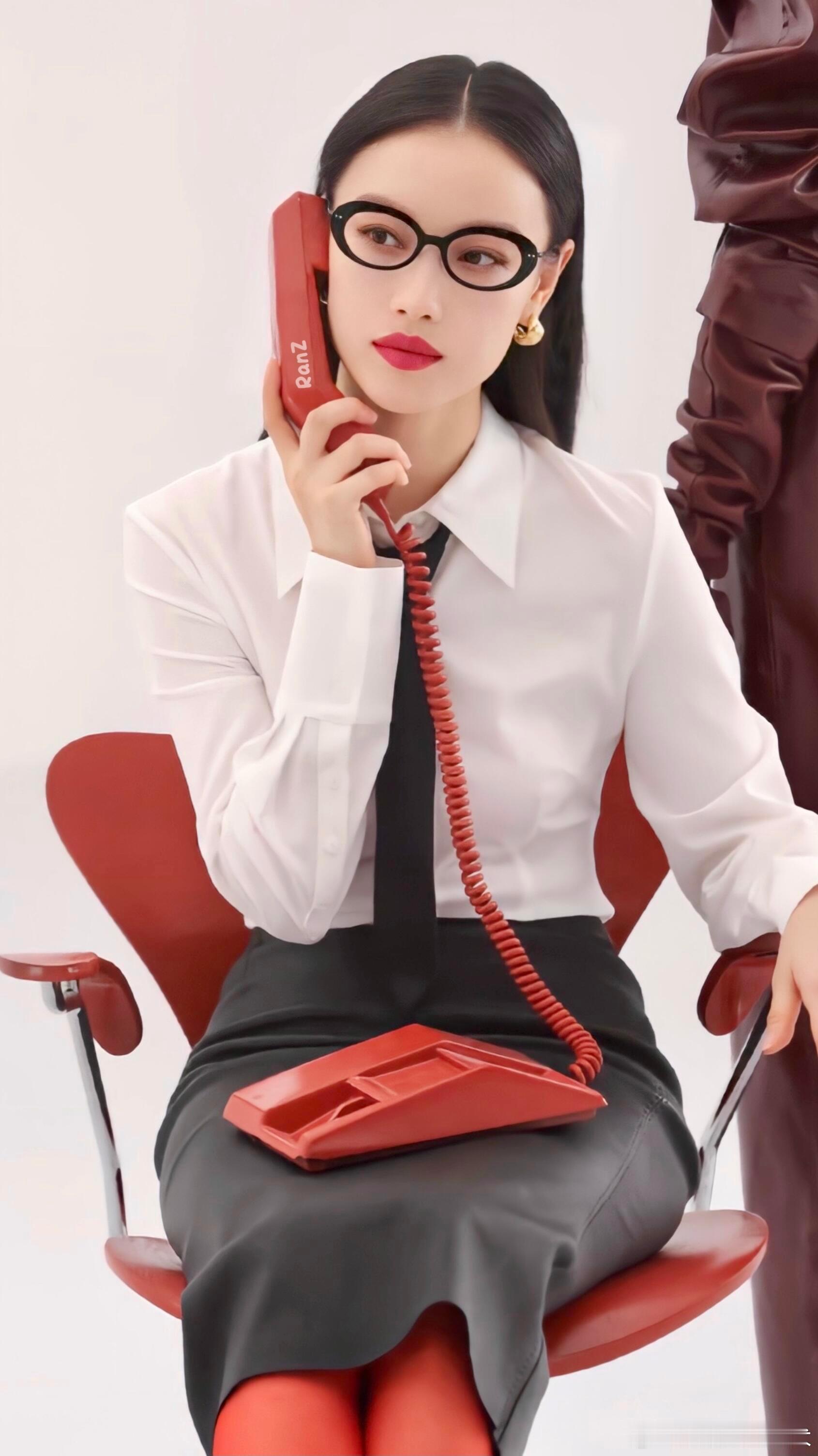 倪妮红唇女王