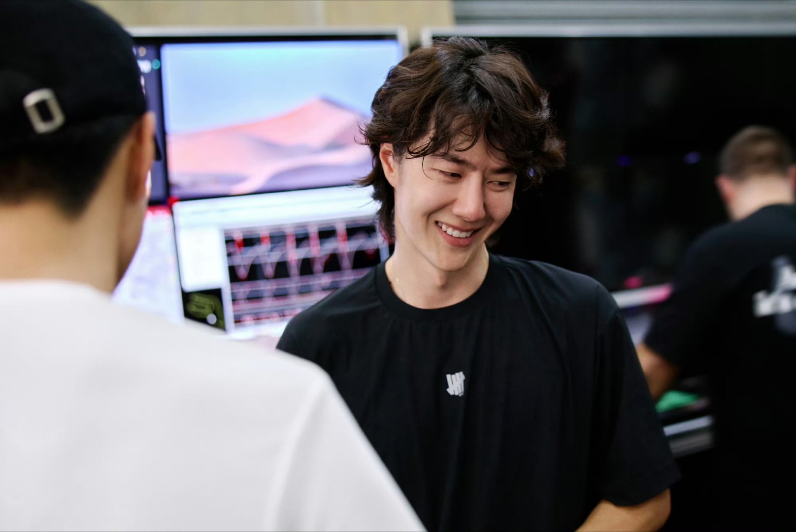 用热爱点燃激情，用突破证明实力，用勇敢挑战自我。85号赛车手开启2026Chin