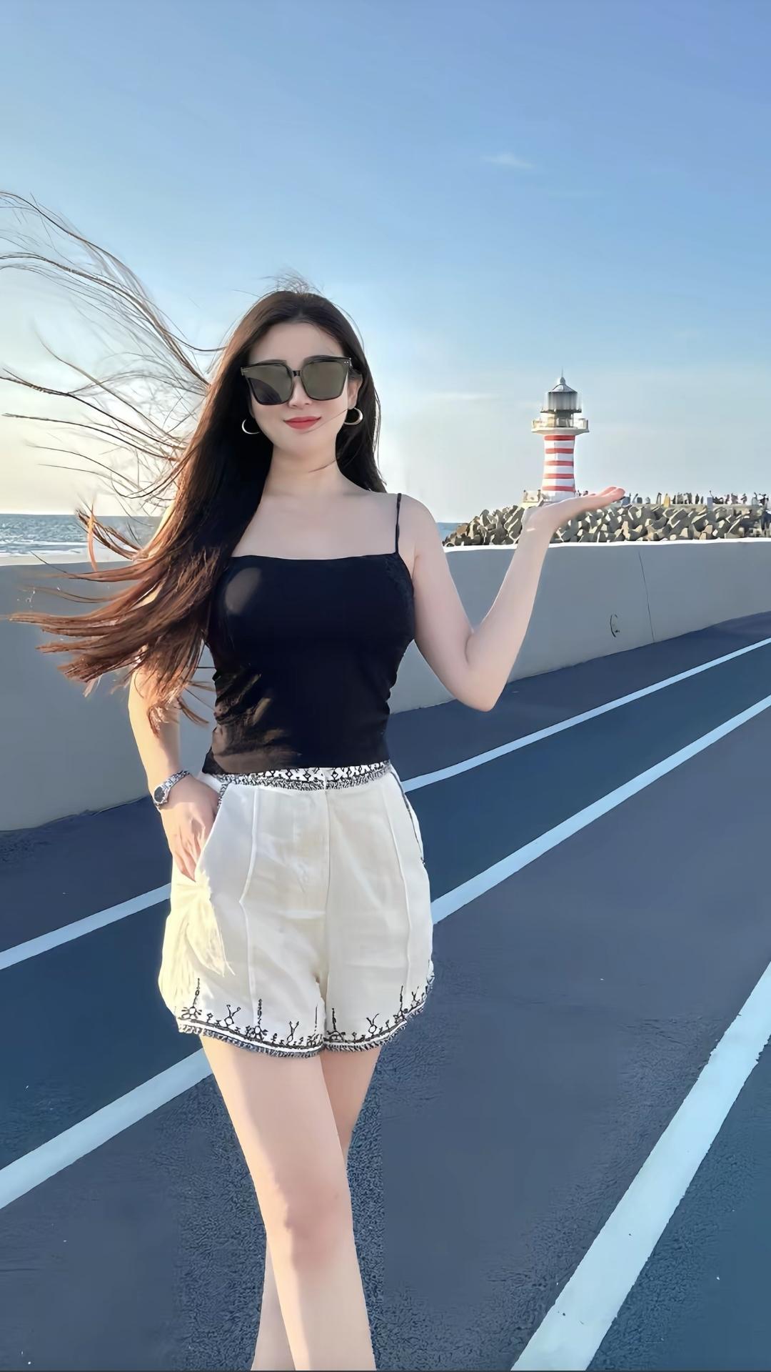 一起来吹吹风吧！美女究竟能有多美 什么样的女孩你看一眼就会心动 什么样的穿搭可以