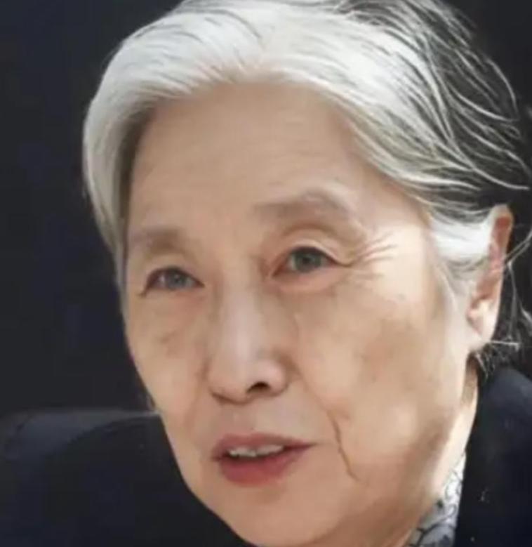 1979年，王光美迈出监狱大门，迎接自由的那一刻，她万万没想到，第一个来探望的人