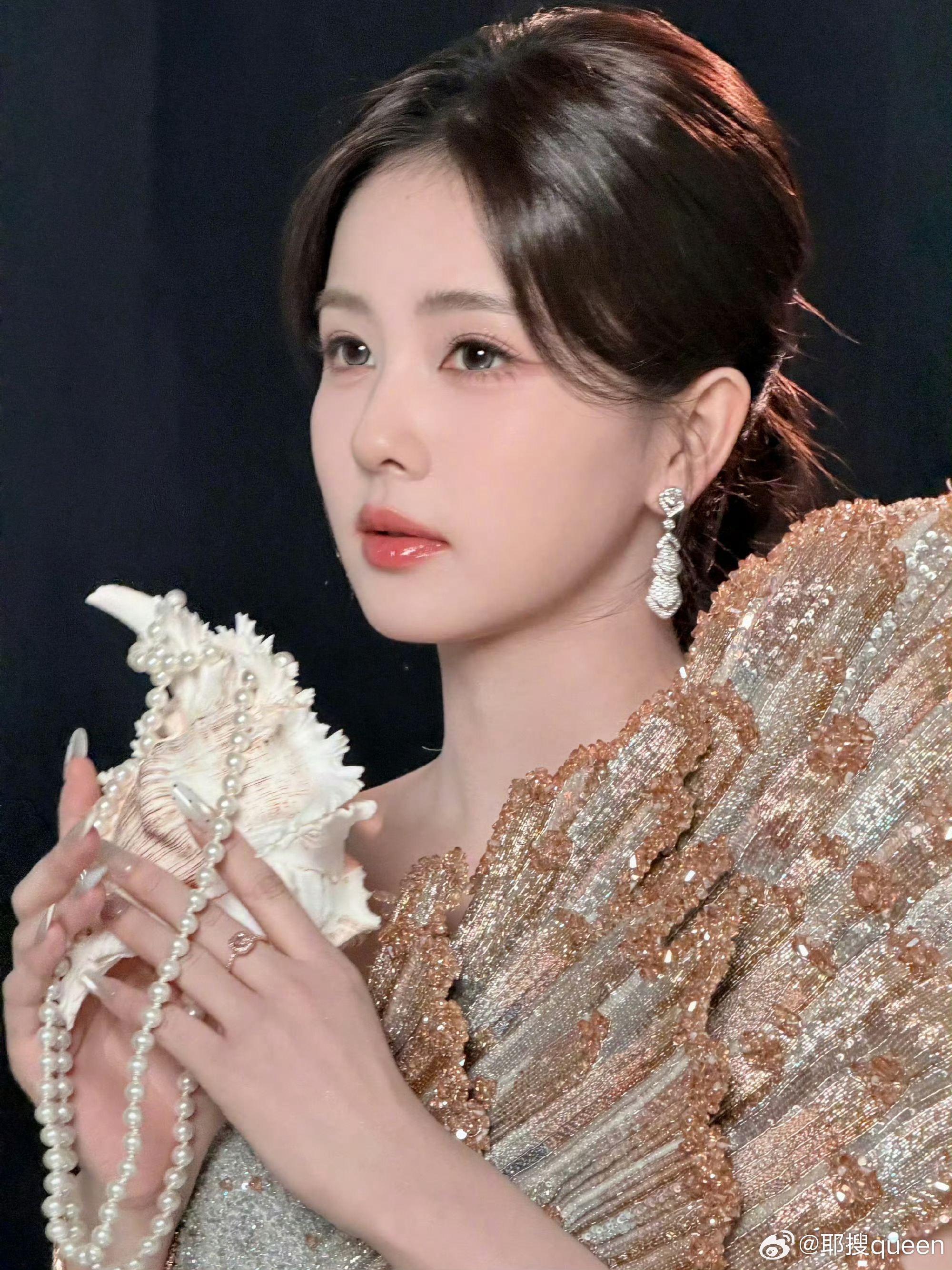 王鹤棣画白鹿简直是抽象派 谁懂啊！王鹤棣画白鹿居然画了条马路，主打一个字面意思精