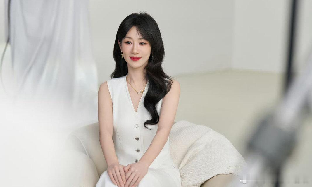 杨紫 yz杨紫  我一直深信一个道理，只有自己好，一切才会好