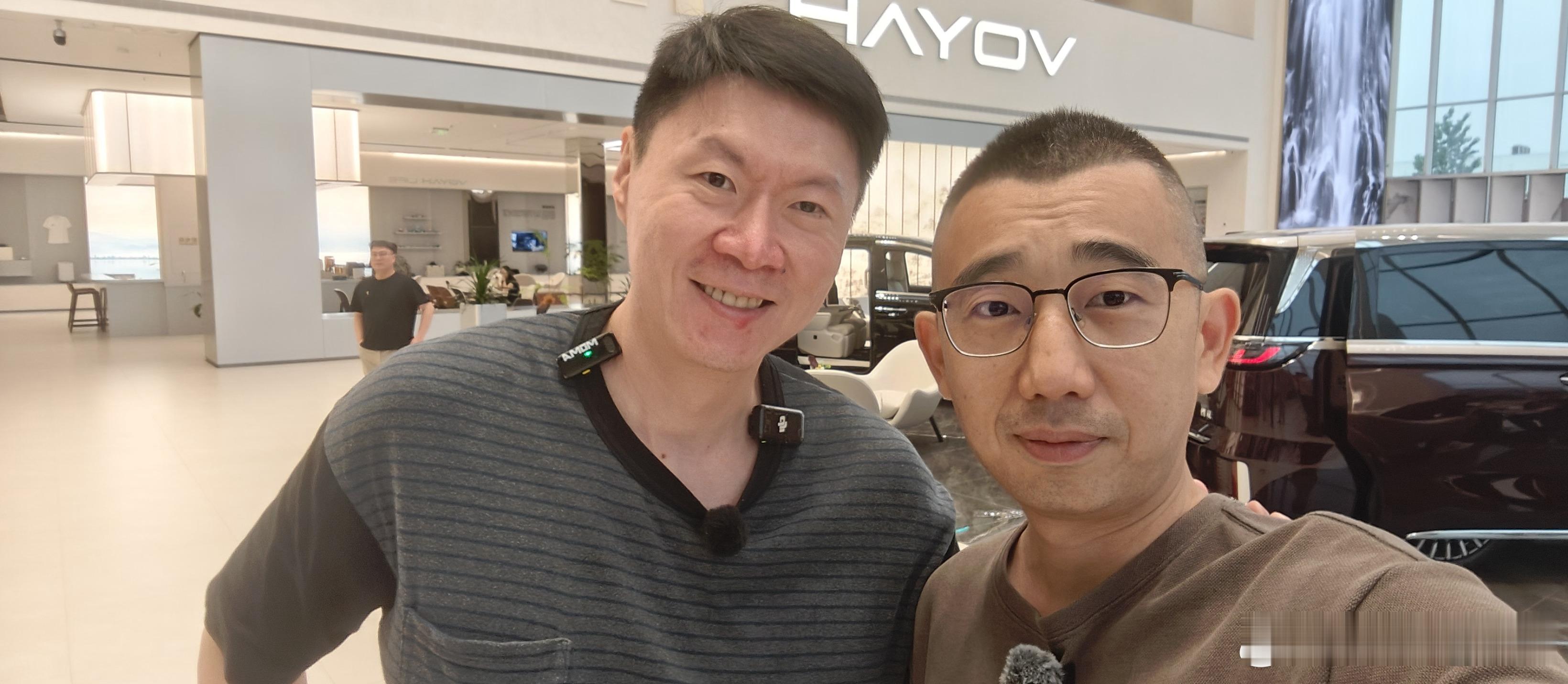 可惜没时间喝两杯，结果还送我瓶噶玛兰，下次聚…节目得慢慢剪，不要慌，杰克还是健谈