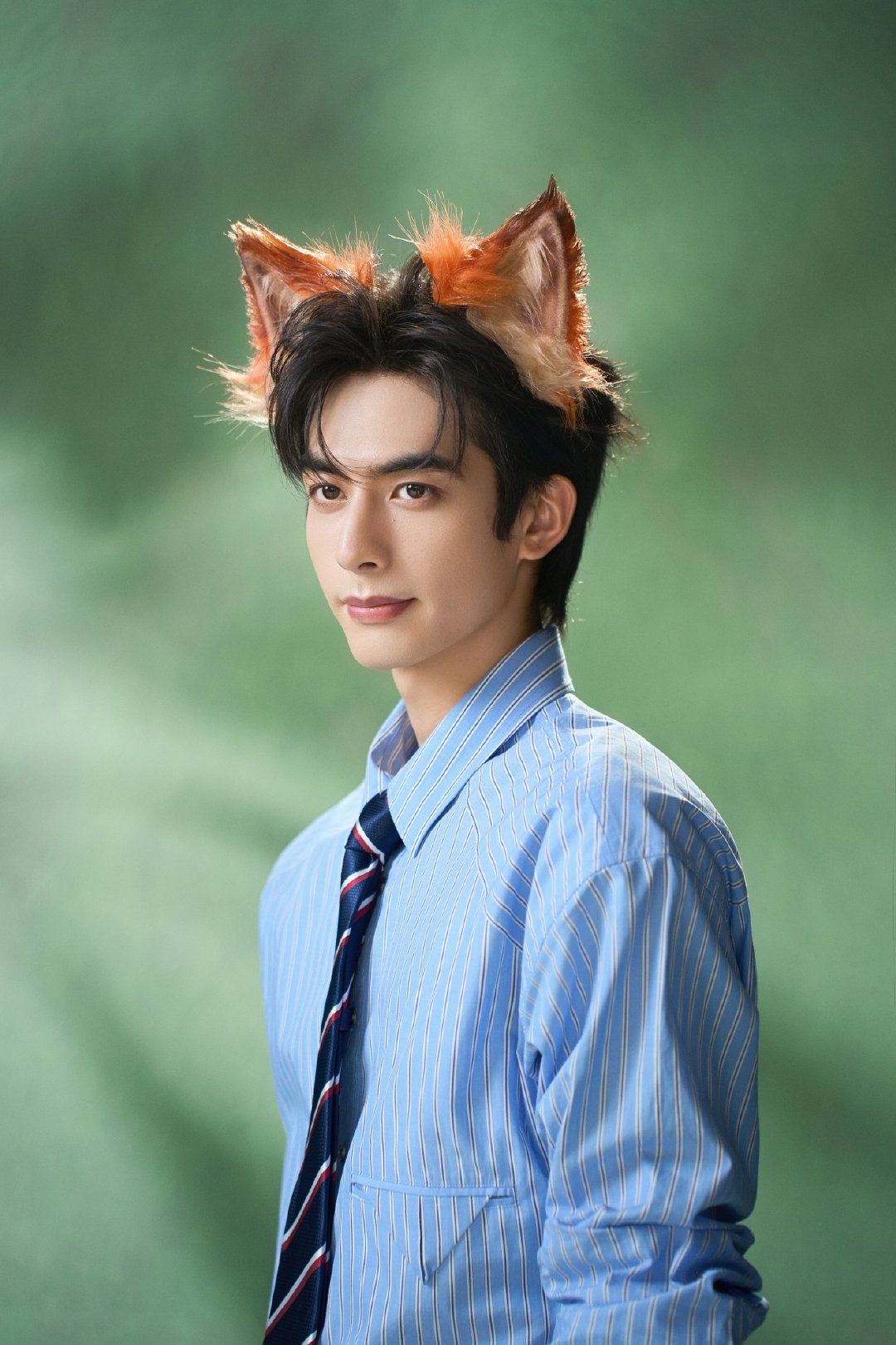 宋威龙此男就这么又萌又帅！！！🦊校园男大完全“凌霄”呐🍃🏀时尚灵感解读