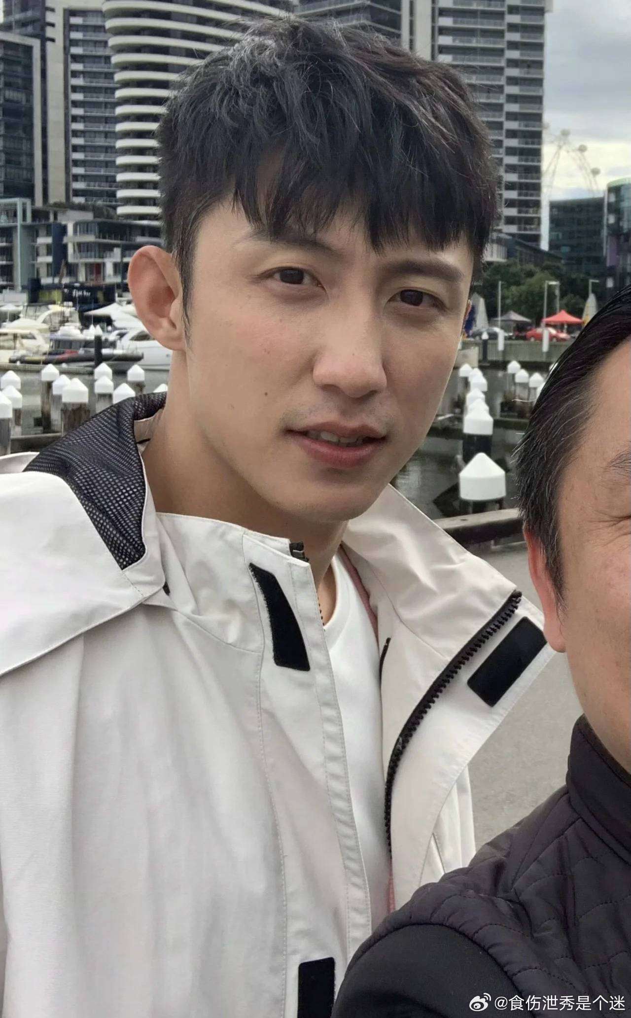 素颜照鼻强耳弱有点招风耳不是专一类型 
