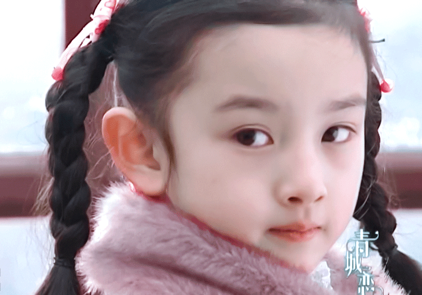 童年照完全等比例放大，颜值一直如此权威宋祖儿幼年体 美女完成时.萌星超话营业中：