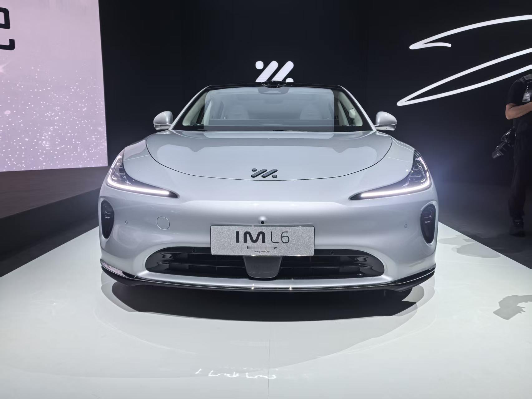 智己全新L6预售21.99万起8月18日，全新智己L6开启预售，预售权益价21.