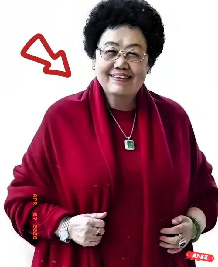 身价千亿的陈丽华走了。
她不是死于高龄，也不是死于贫穷，更不是死于折腾，而是
死