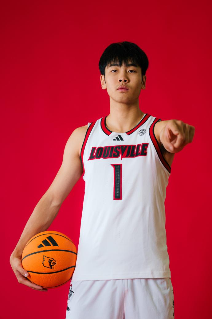 劲爆，张博源已确定加盟 NCAA 传统豪门路易斯维尔大学。

真是佩服小伙子的勇