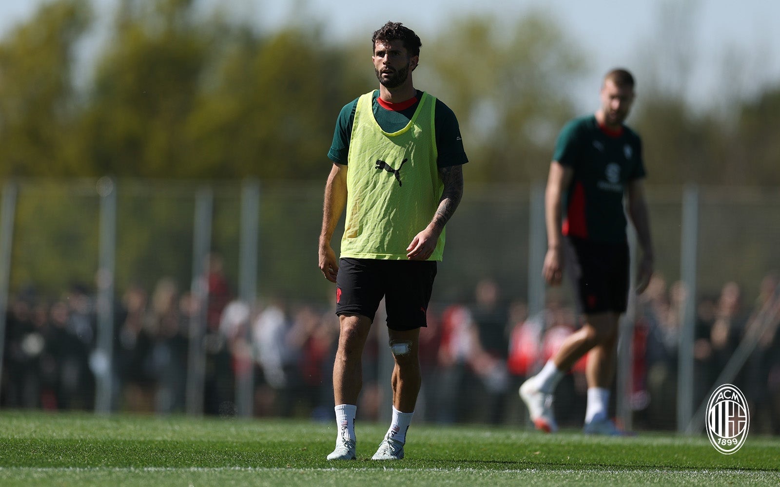 【训练组图】 🔴⚫️ 全力备战本轮的意甲联赛。💪🏻sempremilan