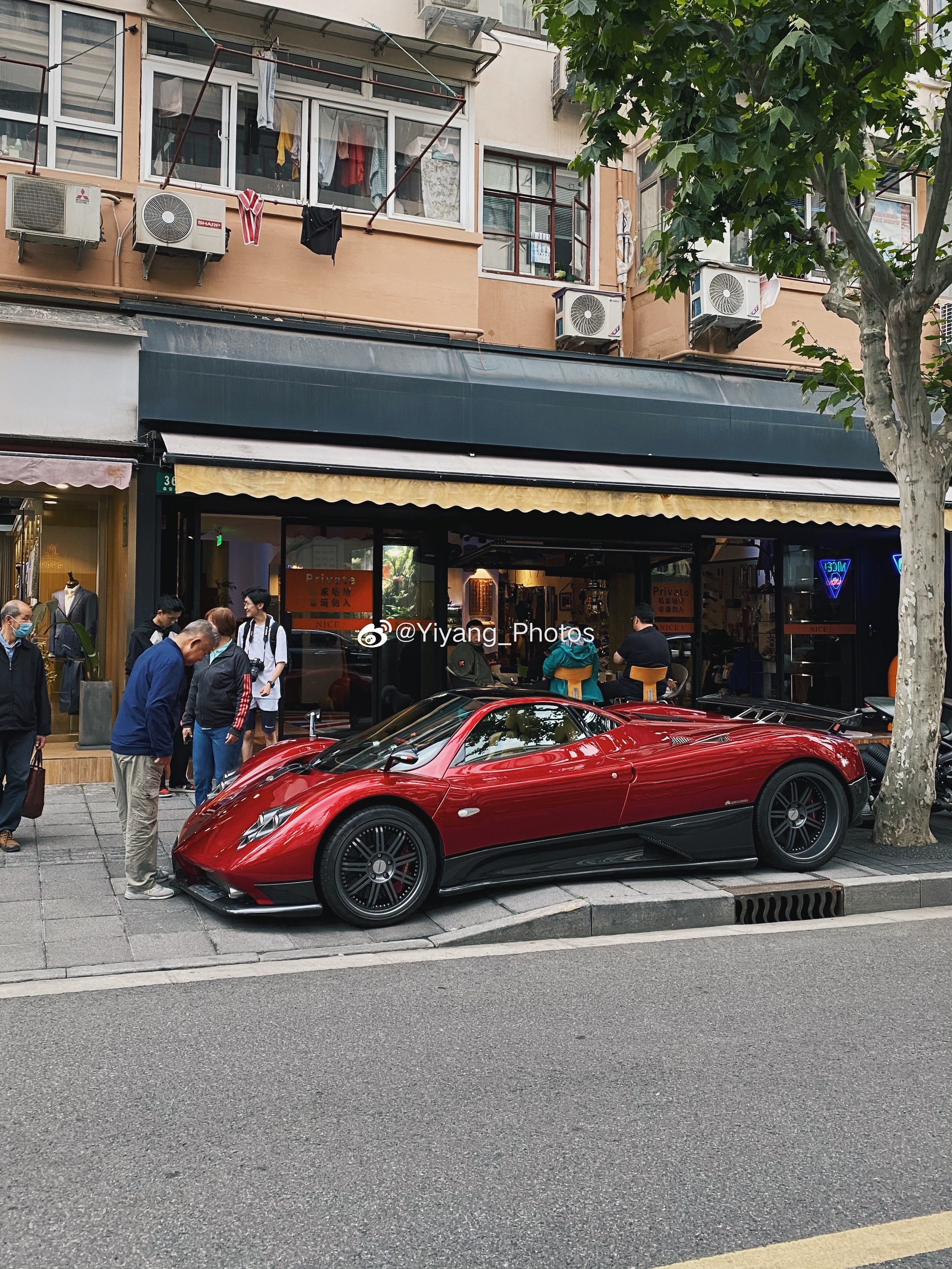 又到了最近遇到的一些车系列时间，今日Zonda出街，时隔多年再次见到了这辆F  