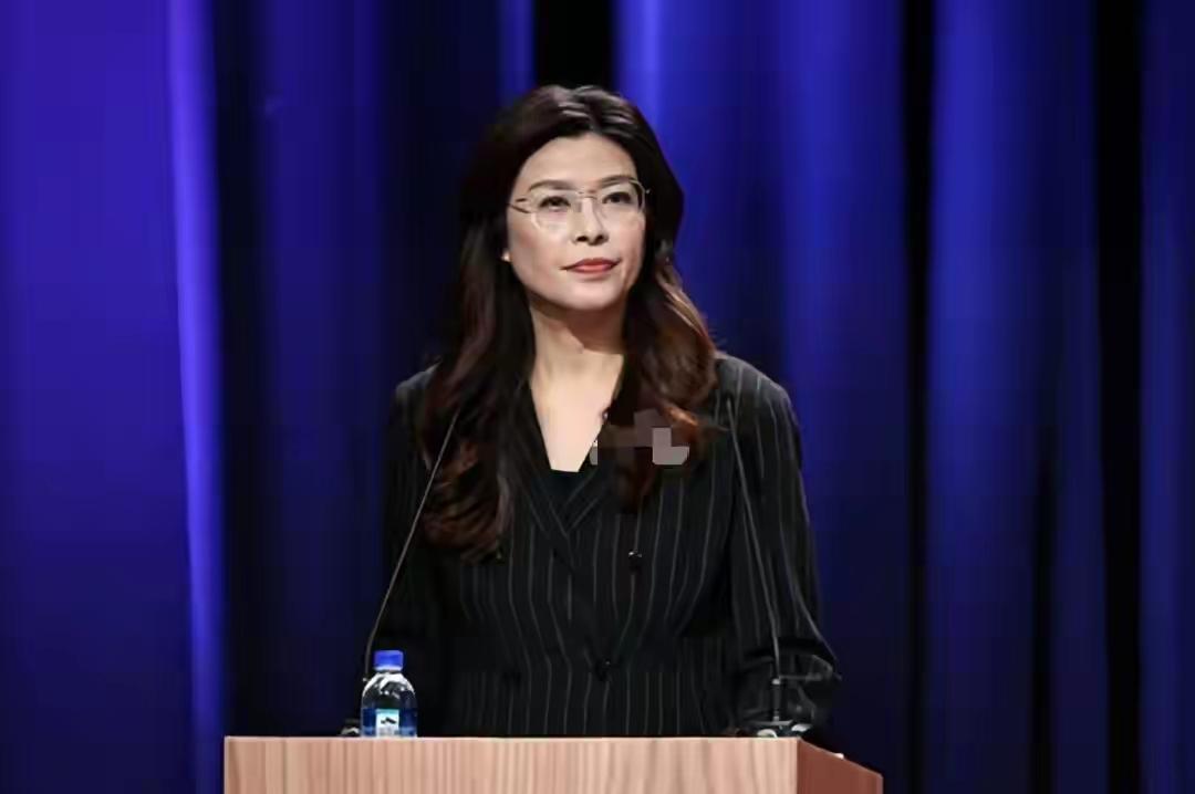 美议员前脚窜台施压军购，大陆后脚高规格接待郑丽文，这时间点卡得太绝了！

一个唱