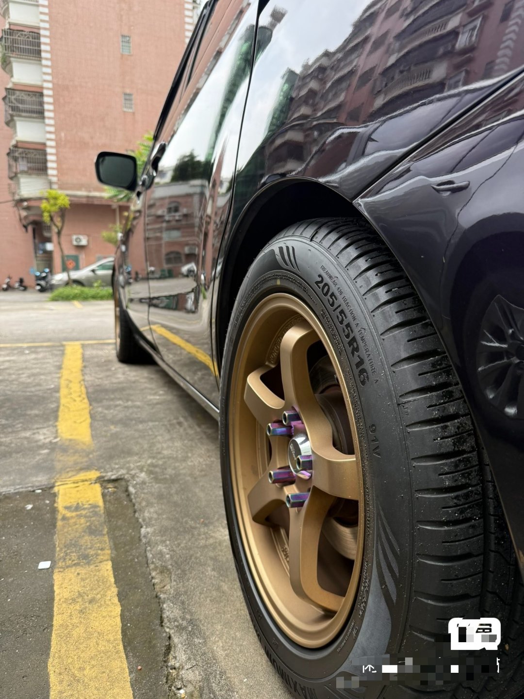 再次说明很多机会只会出现那么一次，要把握。昨天逛海鲜市场看到这台进口的马自达5，