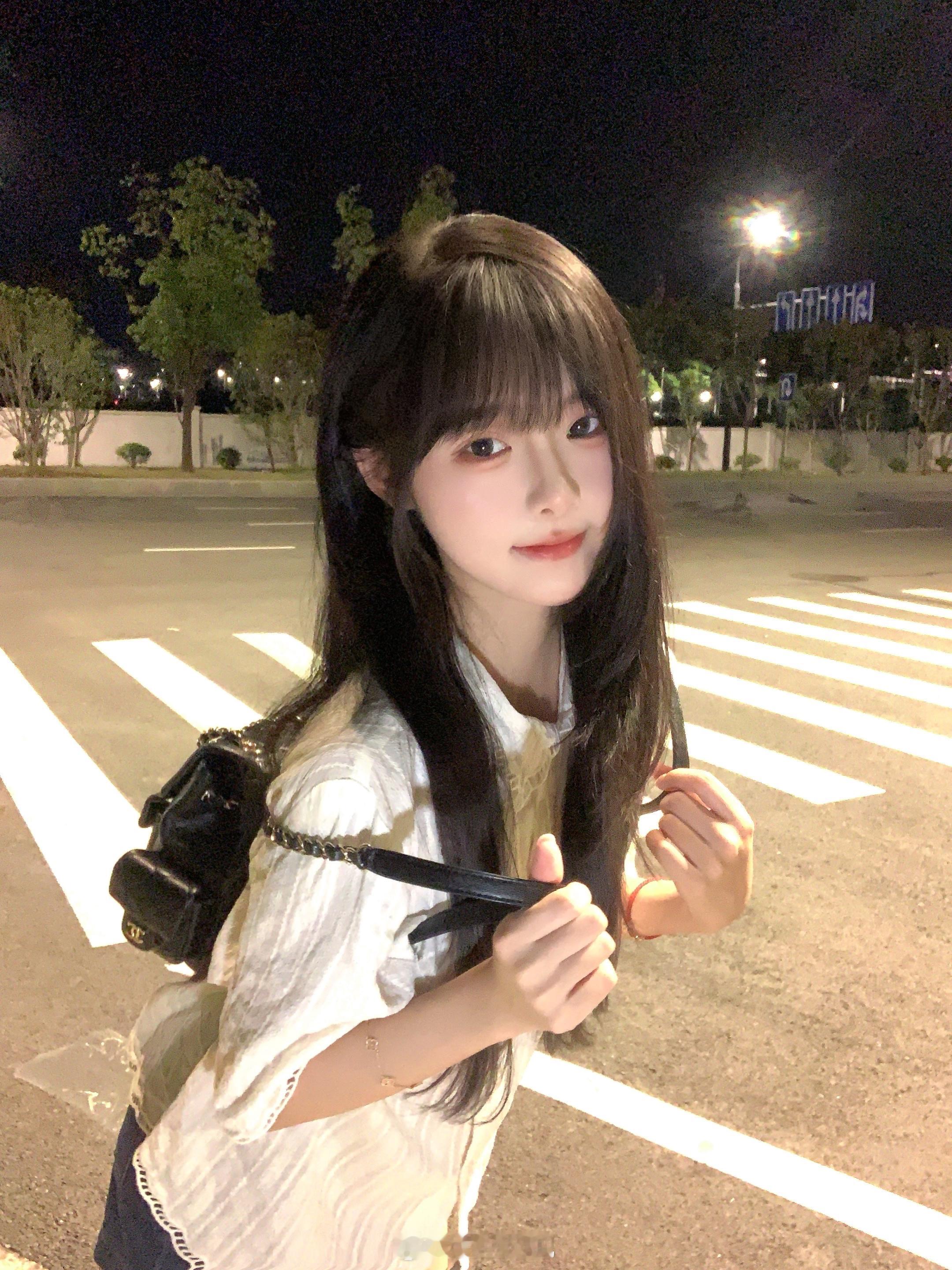 我接受任何人的离开 因为重要的人会一直在我身边 ​​​