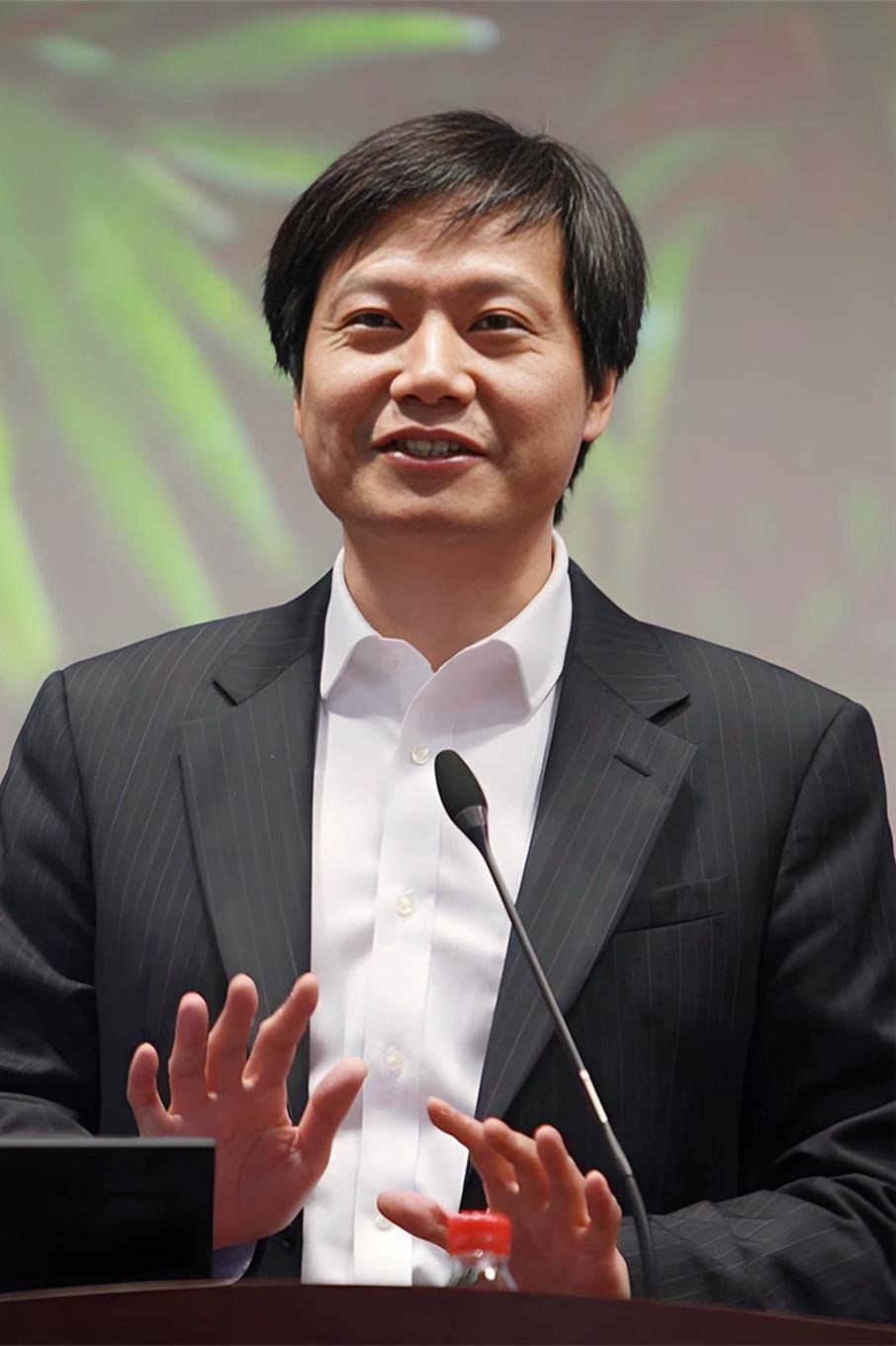 雷军说：
“这越穷的人，越不能靠自己。穷人要是能靠自己，早就发达了，何必等到今天