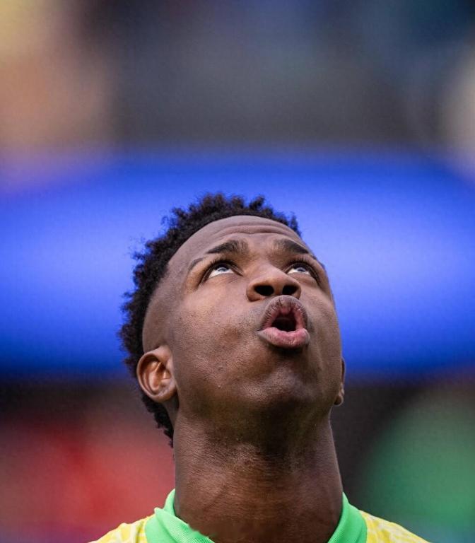 #巴拉圭vs巴西# 巴拉圭这一队伍在首场比赛面对实力较强的哥伦比亚队时，虽然在上