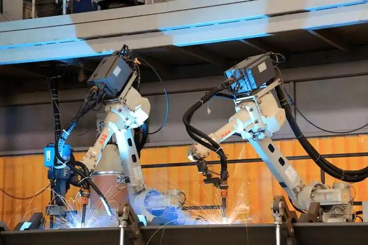 别光看新闻说"织密六张网"，这事儿跟你家饭碗、孩子工作、以后水电气费都有关系！