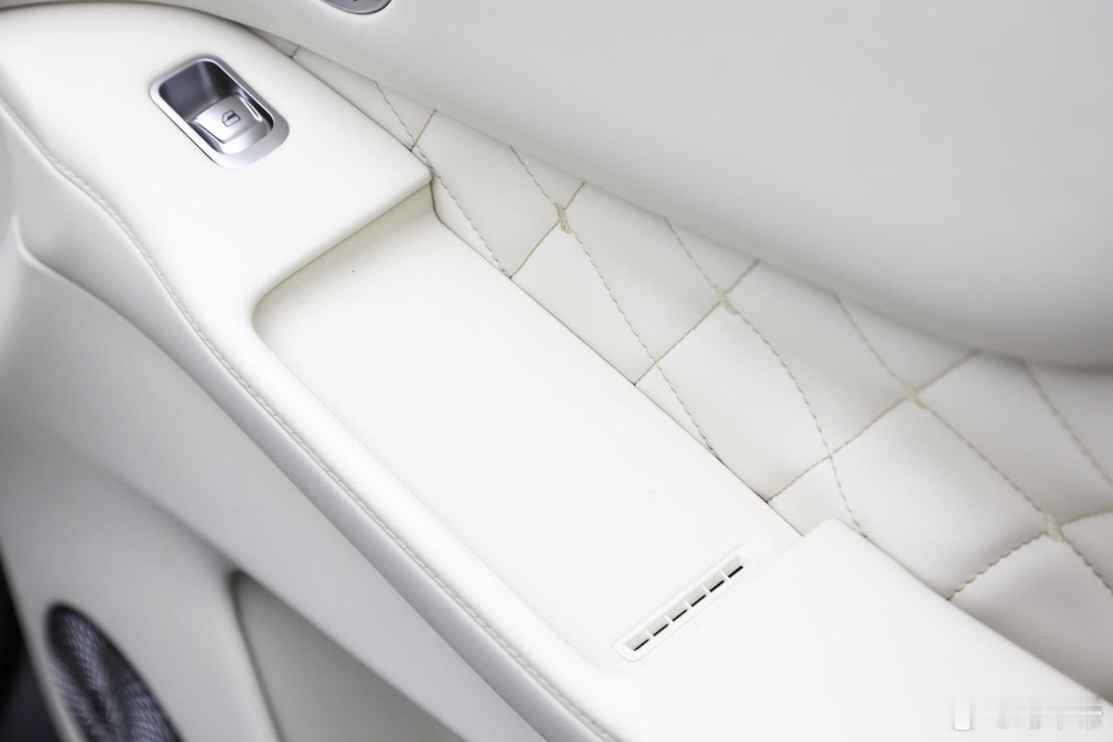 2026北京车展  魏牌V9X标轴版（车长5205mm）、长轴版（车长5299m