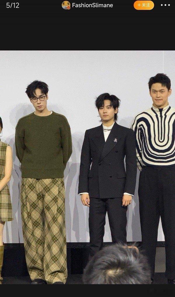 胡一天与胡先煦的外貌颇为相似，仿佛兄弟一般。 