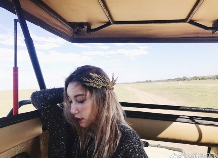 薛之谦李雨桐聊天记录片段含“听话”“盼薛老师开心”等表述，却无身份实锤，李雨桐同