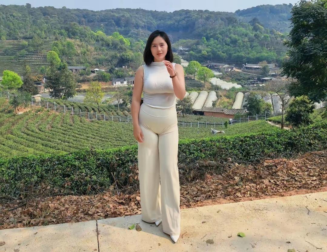 这样的身材会有人喜欢吗，太胖了吧