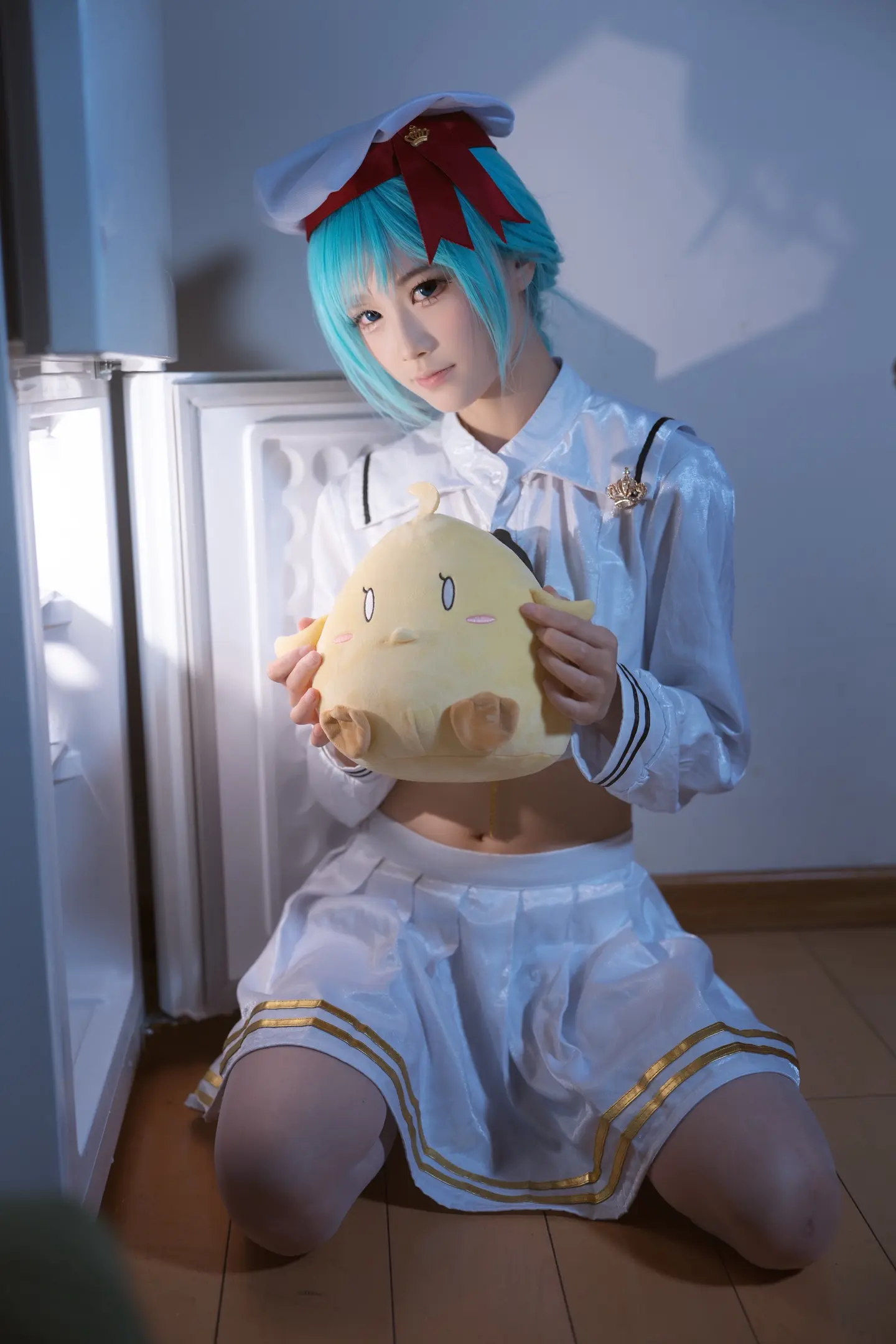 你有没有在冰箱前拍照？碧蓝航线人像拍摄活动，冰箱里放了一盏40w的灯 ...