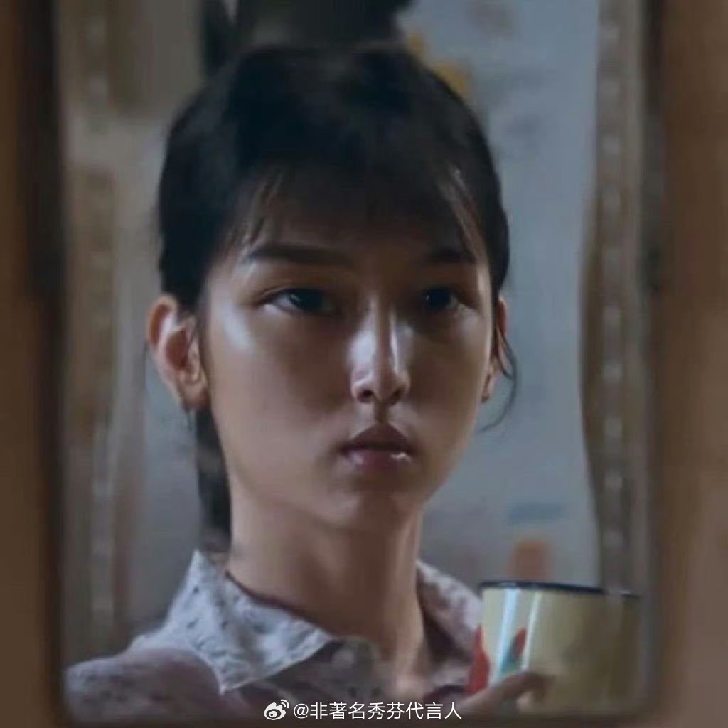 周也换夏晓兰头像哈哈哈哈哈 也子也是搞笑女一枚 