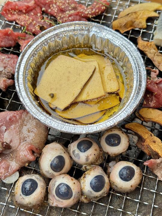昆明人不语！！只是一味地在吃上创新。。。