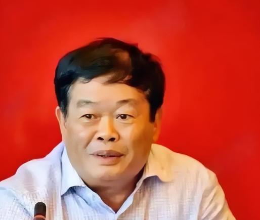 2013年，曹德旺想在美国买个8万平米的厂房，房东是个犹太人，开价2800万。曹