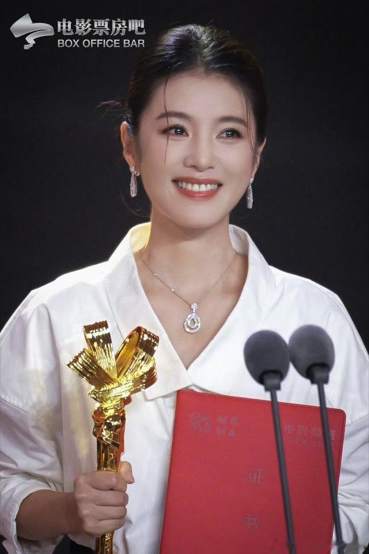 李云霄最受传媒关注女配角恭喜李云霄！ 