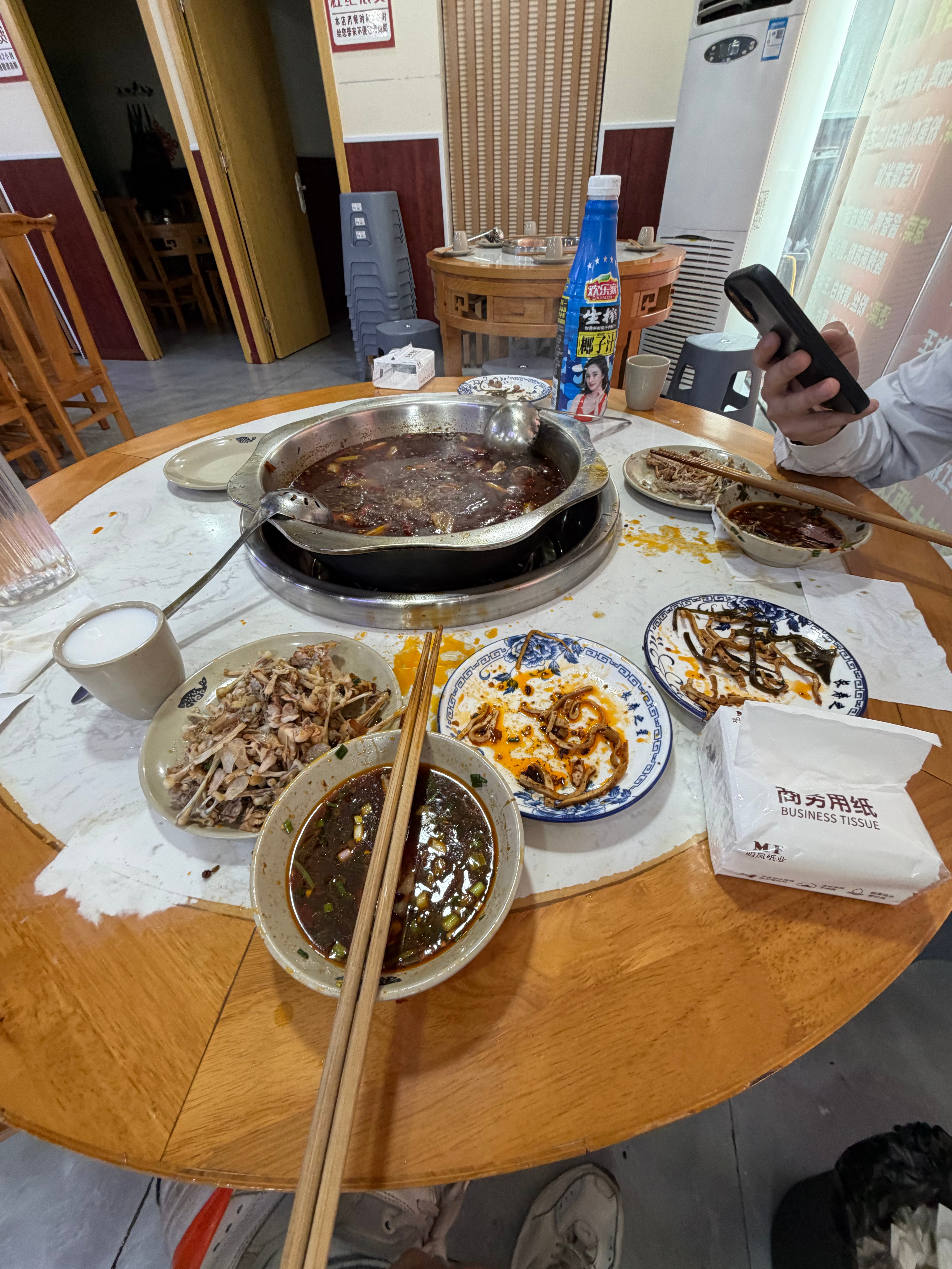 我这么吃应该不会被打吧？自助牛蛙 39.9元一个人 吃了快俩小时我吃了20只 同