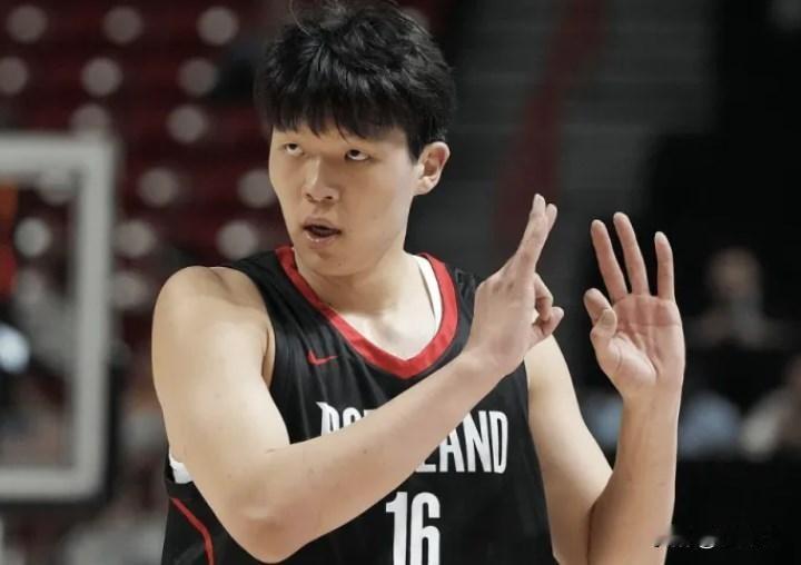 杨瀚森NBA生涯首次首发：19分钟4+5+2，下半场回暖显韧性
 
北京时间20