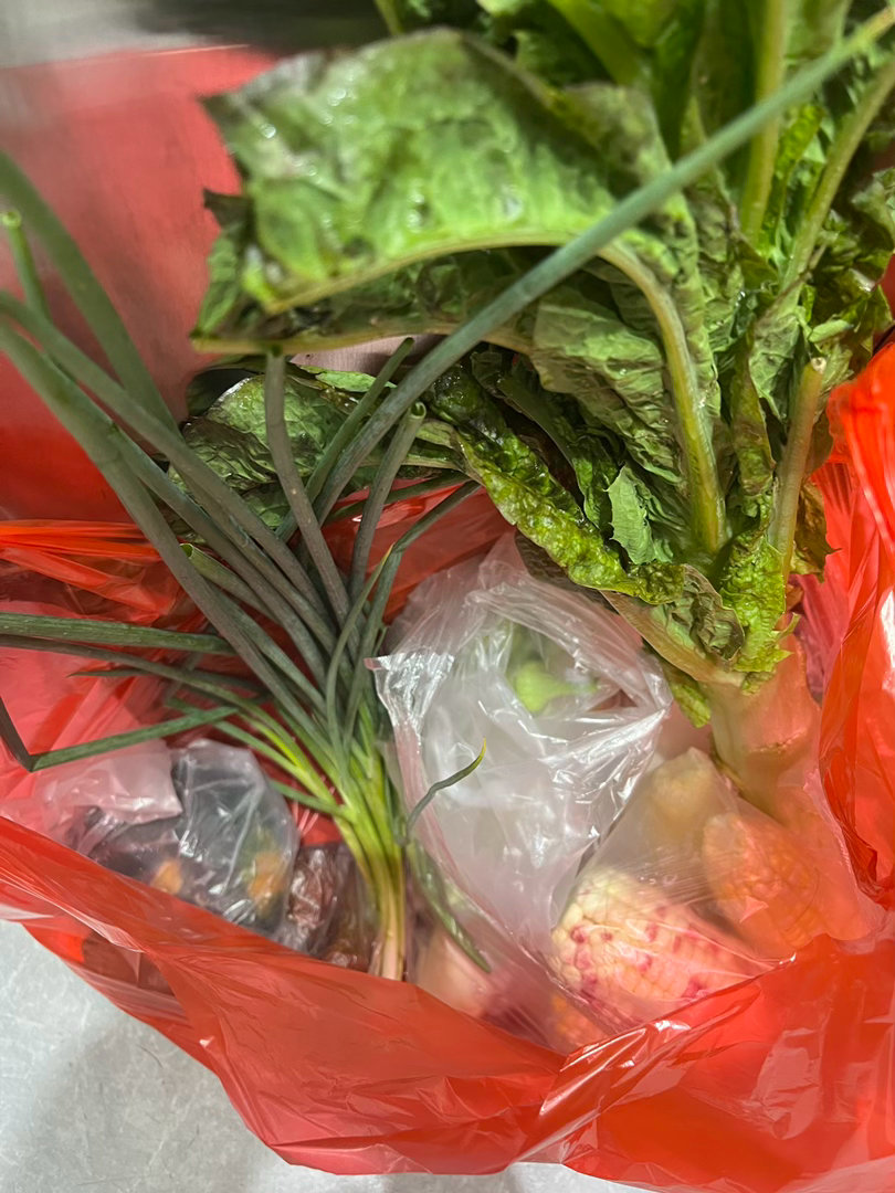 早安呀美好的一天开启买好菜了玉米🌽四季豆莴笋秋葵萝卜+黑猪肉💰63 