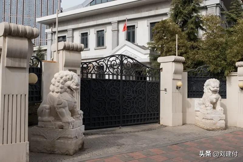 媒体：中国使馆不容侵犯 3月24日上午，一个自称日本自卫队现役官员的人干出了荒唐