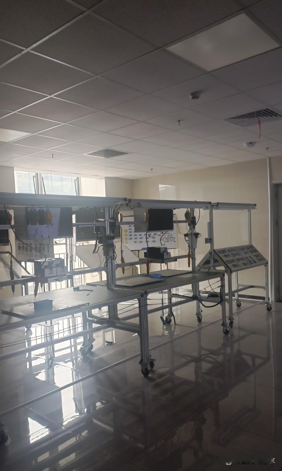 走了！再见了熟悉的地方，最终没能留住我。虽然很多人问我为什么要走，我只能说这里没