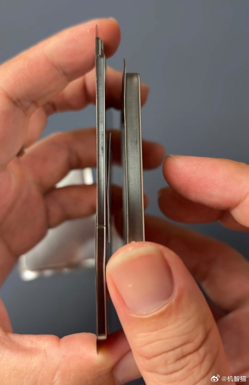 iPhone 17 Air的电池厚度  VS  iPhone 17 Pro的电池