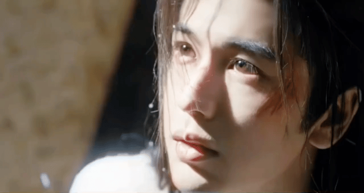 都说丁禹兮眼神戏最深情，看来这次要被张凌赫比下去了 