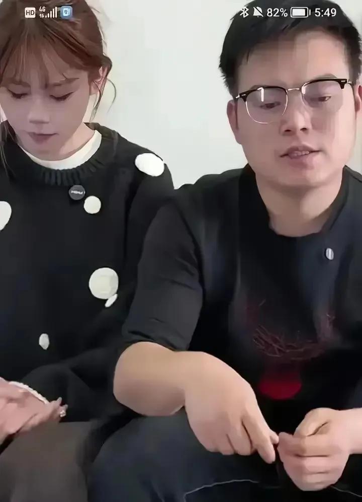 冤不冤？浙江越城一姑娘婚检发现无法生育，当场退还18万彩礼和豪车，这一鞠躬看哭无