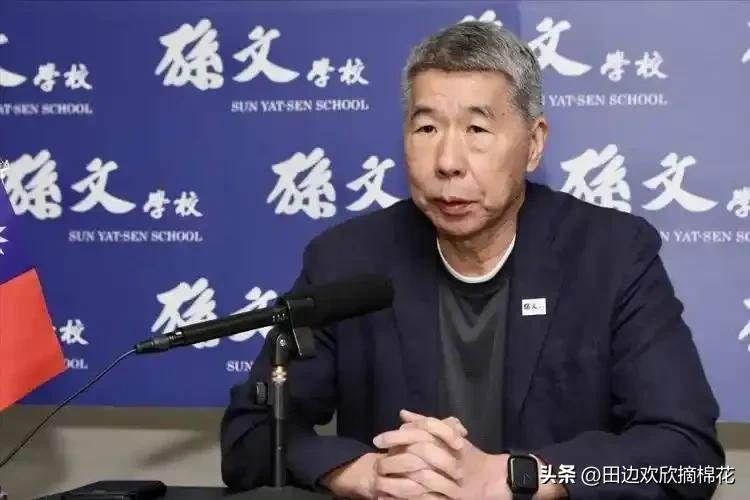 台媒有个明白人张亚中，中国很多人都没想到的，他却想到了，他说：大陆军演到底是冲着