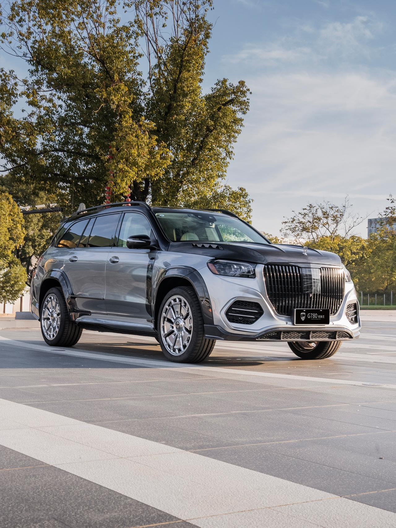 答应我，看完这辆限量版猛兽别再只看大G了
阅尽峰峦，心自凌云。
并非所有风景都值