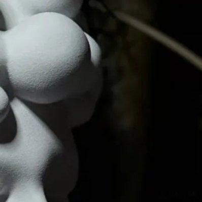 生活碎碎念 《苏醒》夜 打着鼾声你的声音把我叫醒我看到你的身影透明 透明消失的无