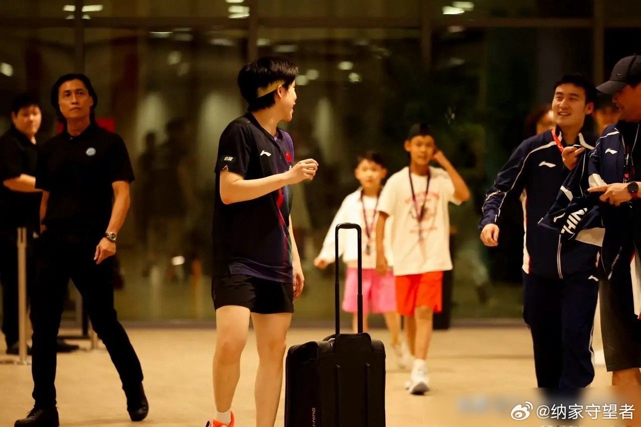 王楚钦与小海螺小海螺是王皓王指导的孩子…… 