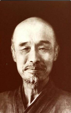 弘一法师说：“墙，推倒了就是门；心，敞开了就是路。人之所不快乐，大概就是不懂得转