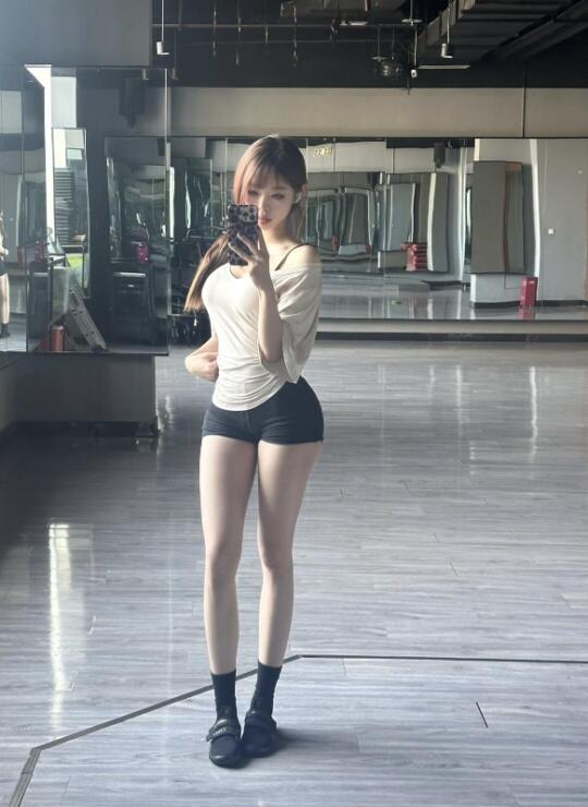健身+高代谢饮食2年，姐腰臀比已next level