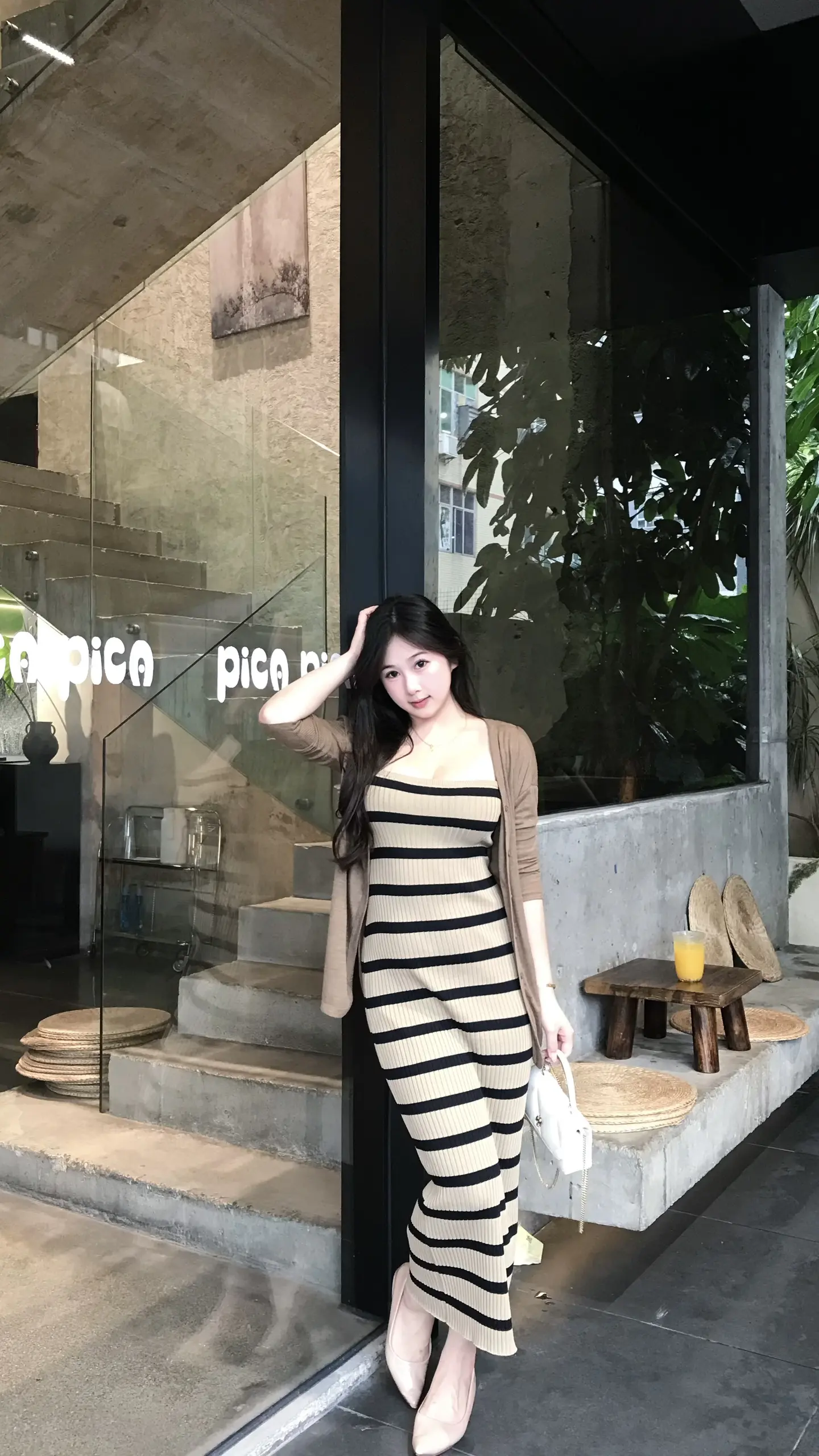 女人什么样 女人味就是什么样的。