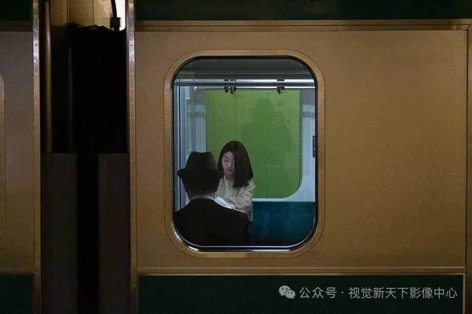 光与影的街头 
摄影师：Keiichi Ichikawa