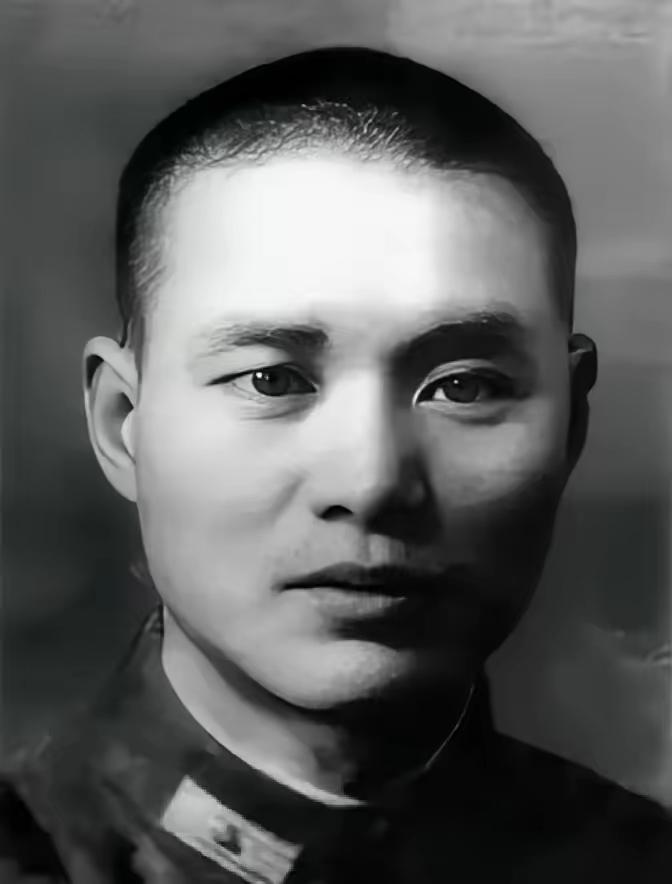 1980年，沈醉到香港探亲，并见到了已经改嫁的妻子粟燕萍，他沉默片刻后，对妻子的