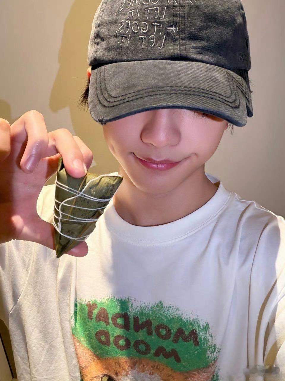 穆祉丞端午晒自拍穆祉丞端午节自拍 穆祉丞端午节自拍 