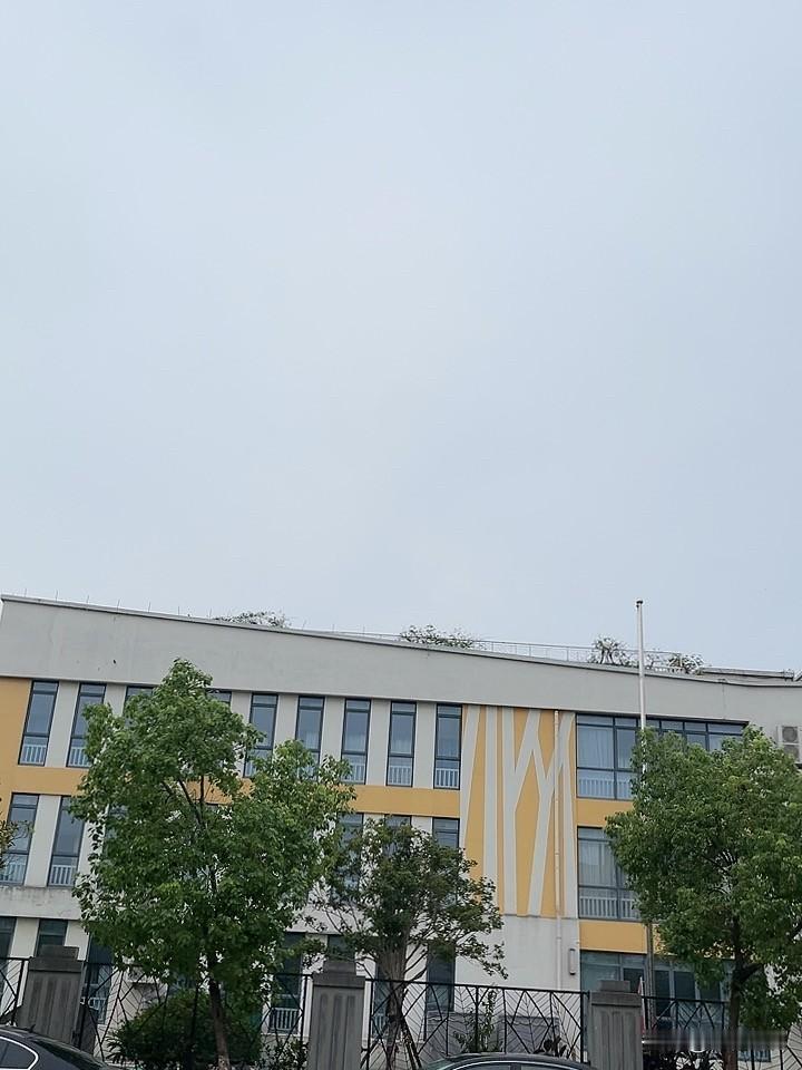妻子和丈夫分手，母亲不要孩子，父亲带两个孩子离开，今后生活还有希望吗？无意看到这