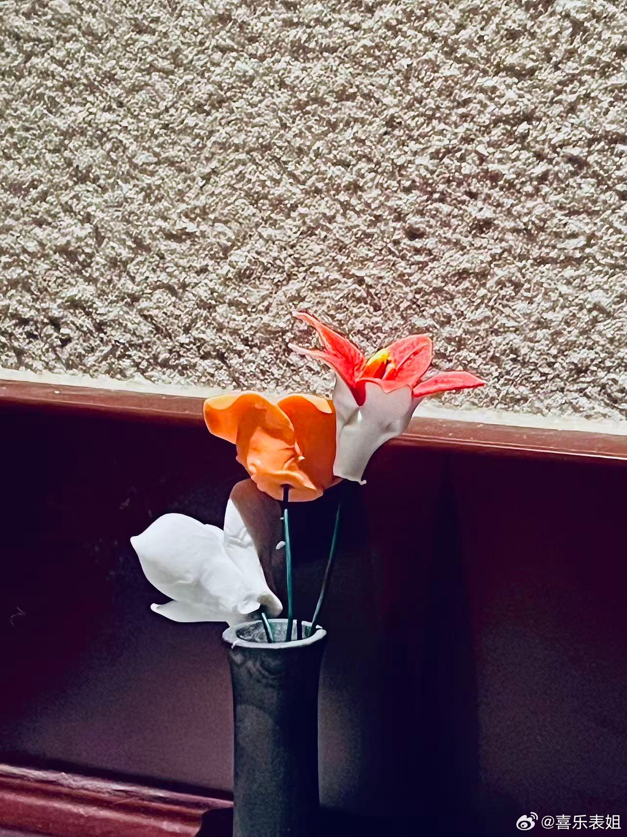 “爱是下意识的惦记，心疼，是愧疚，是常觉亏欠，唯独不是那句我对你已经够好了。”十